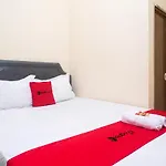 Reddoorz Near Plaza Ambarrukmo Yogyakarta