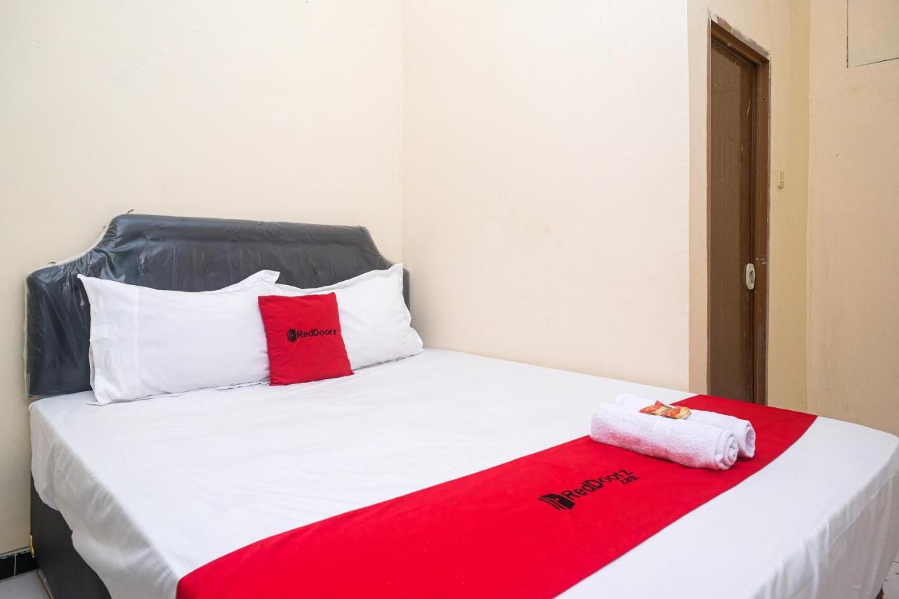 Hotel Reddoorz Near Plaza Ambarrukmo Yogyakarta
