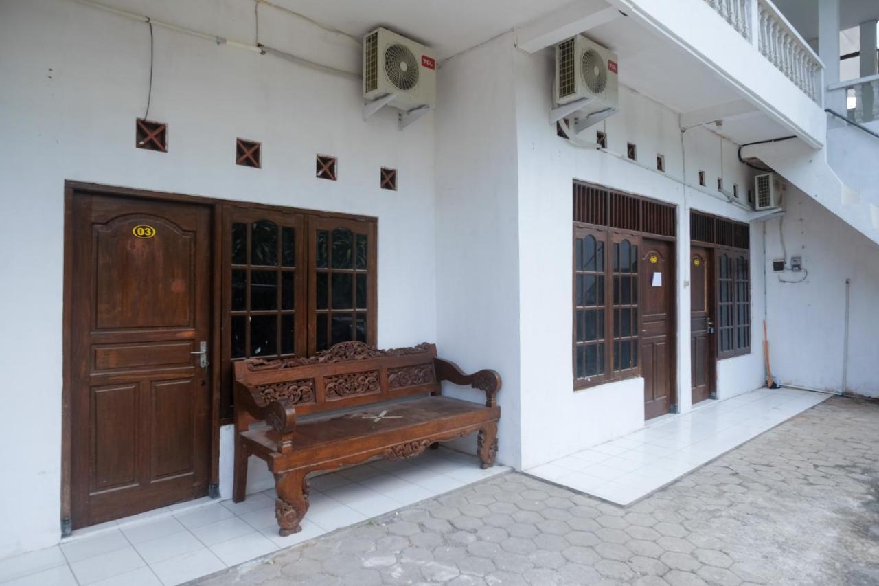 Hotel Reddoorz Near Plaza Ambarrukmo 2*