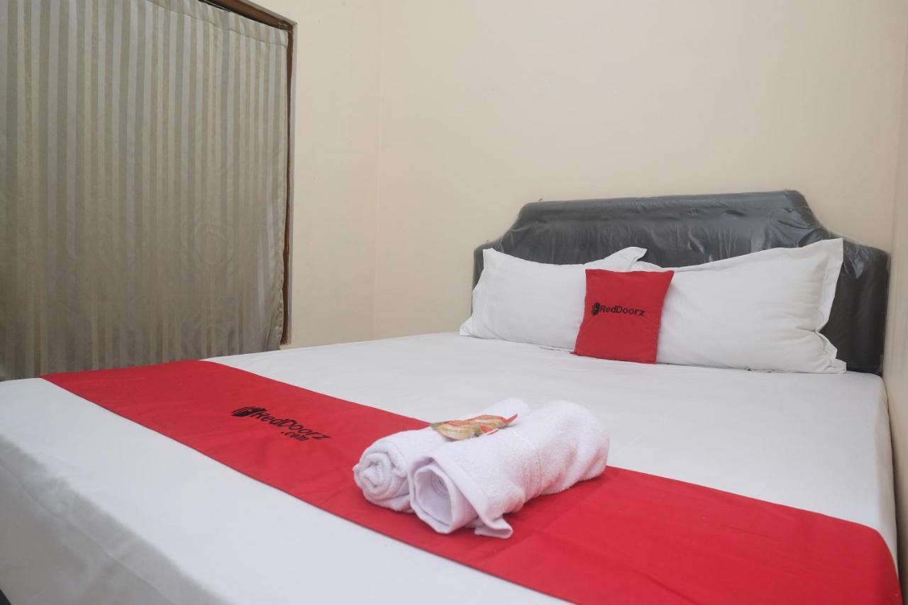 Reddoorz Near Plaza Ambarrukmo