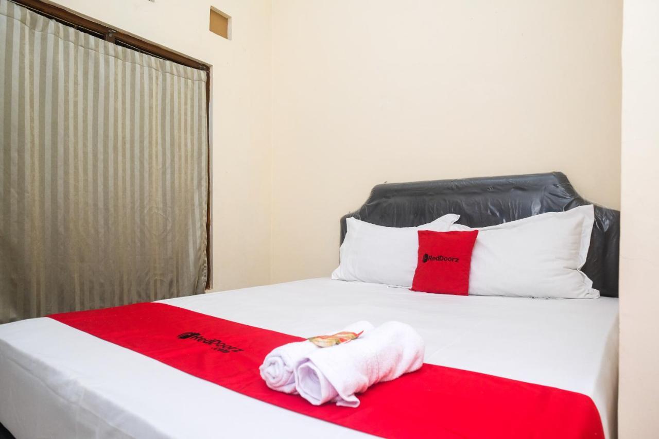 Hotel Reddoorz Near Plaza Ambarrukmo 2*