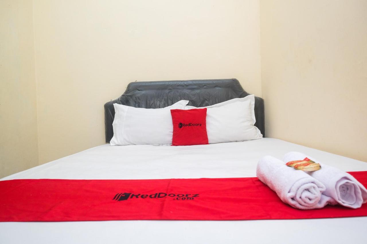 Hotel Reddoorz Near Plaza Ambarrukmo 2*